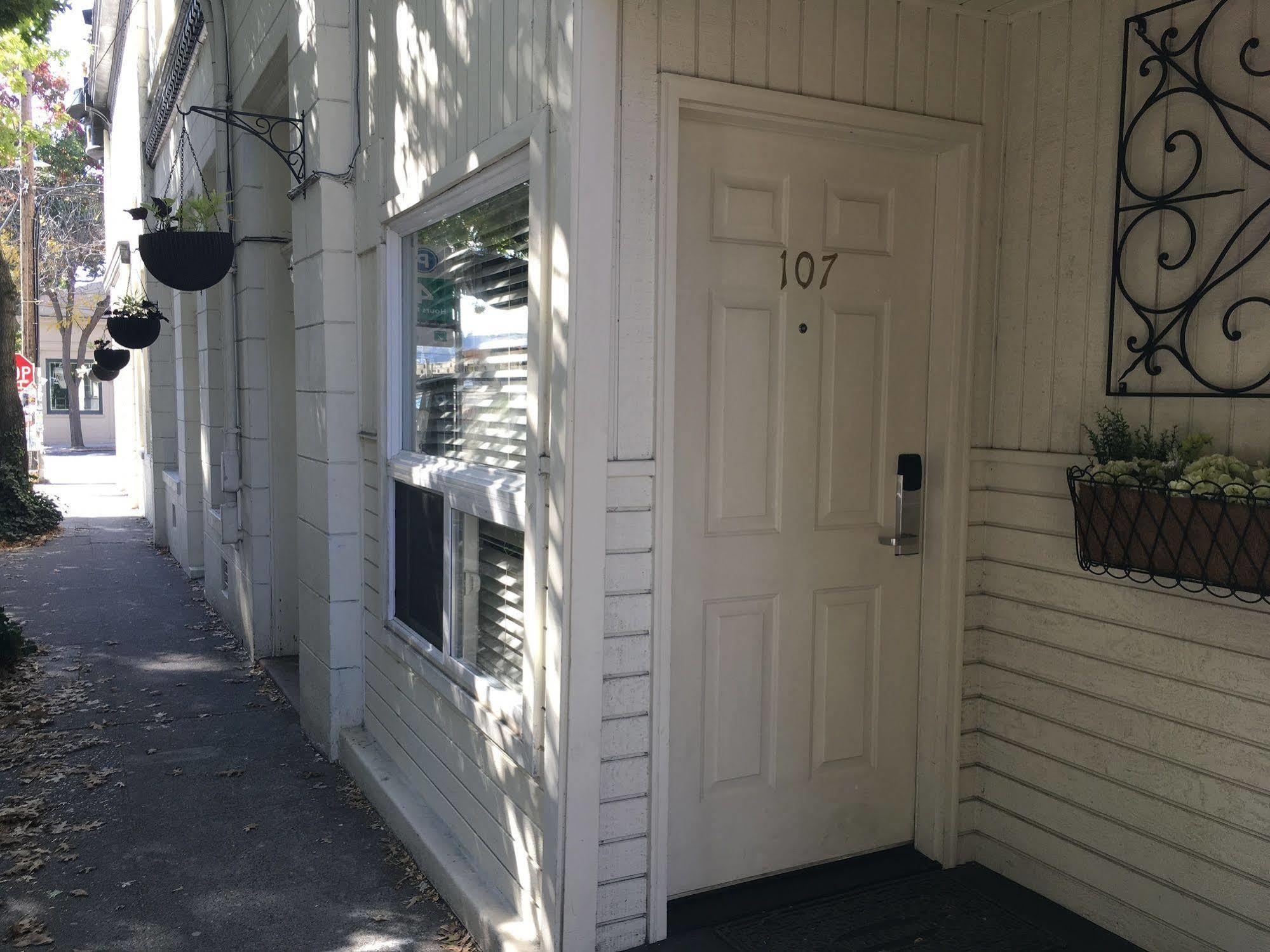 Ballard Inn Seattle Exterior foto